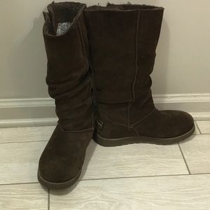 Skechers Women’s Winter Boots Size 8